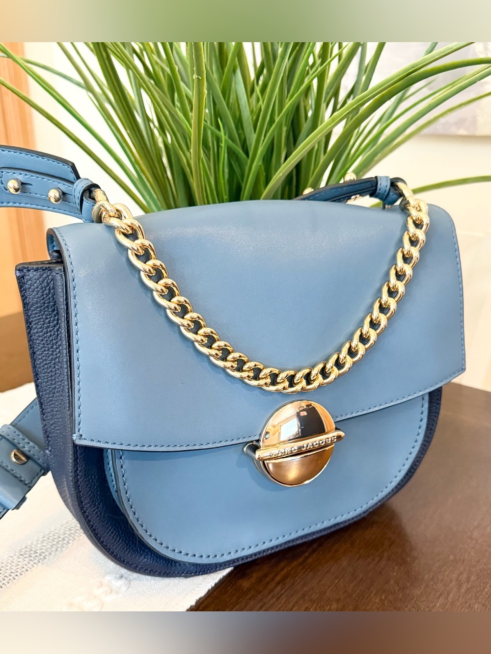 Marc Jacobs The Tuck Lock Saddle Bag